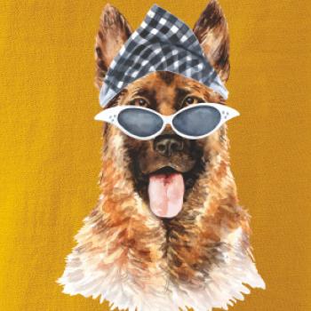 German shepherd so šatkou