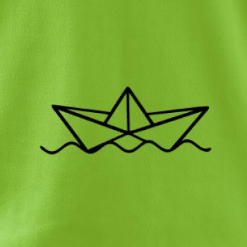 Papírová loďka na vodě