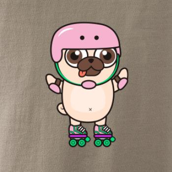 Mops a kolieskové korčule