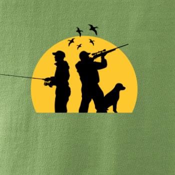 Lovec pri západe slnka