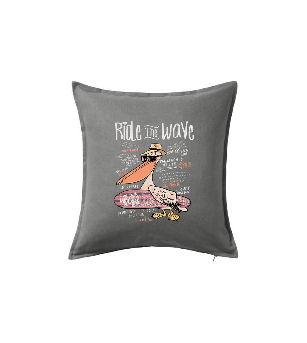 Ride the wave pelikán