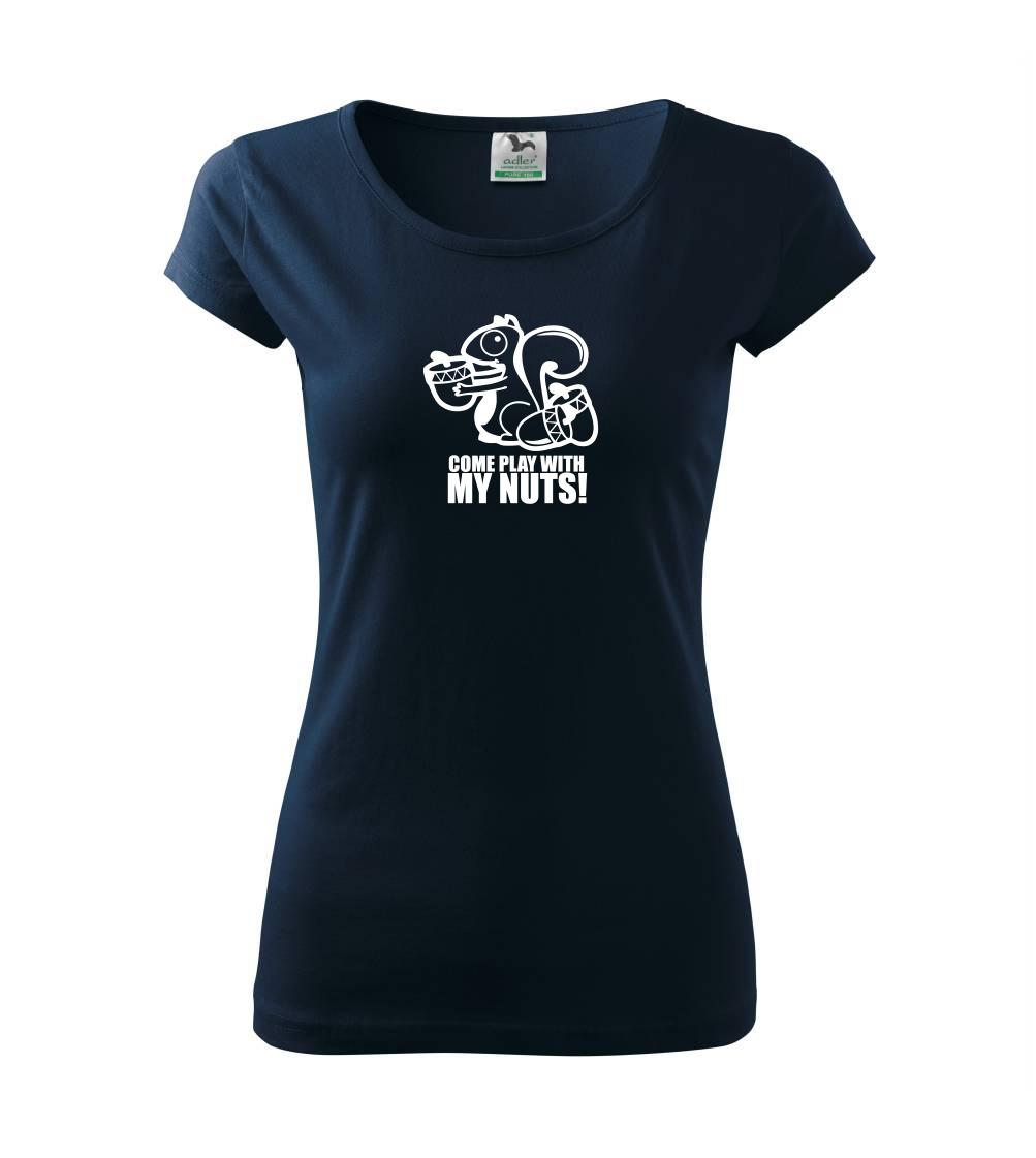 Veverka - Play with my nuts Veverka - Play with my nuts