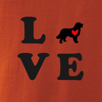 Bernský salašnícky pes love