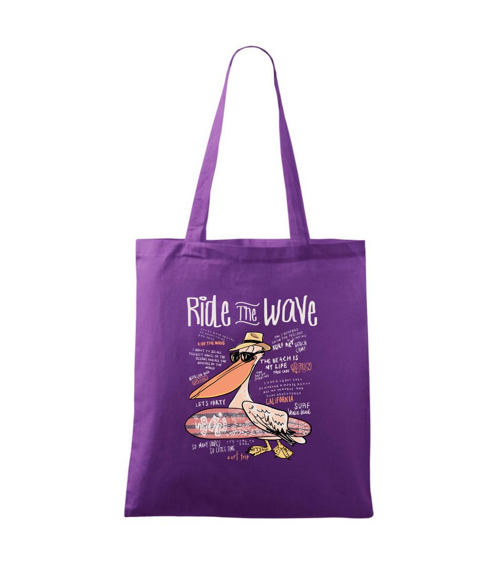 Ride the wave pelikán