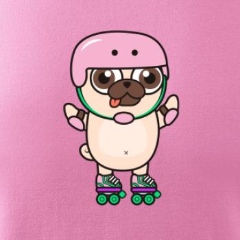 Mops a kolieskové korčule