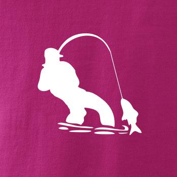 Rybár ťahajúce rybu