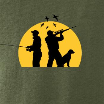 Lovec pri západe slnka