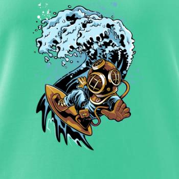 Surfujúcí potápač