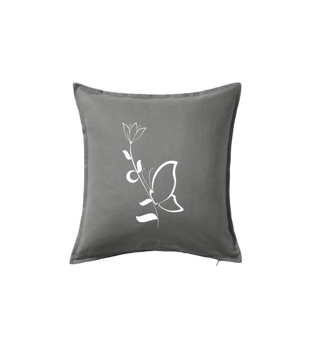 Motýľ na kytici Motýľ na kytici