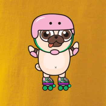 Mops a kolieskové korčule