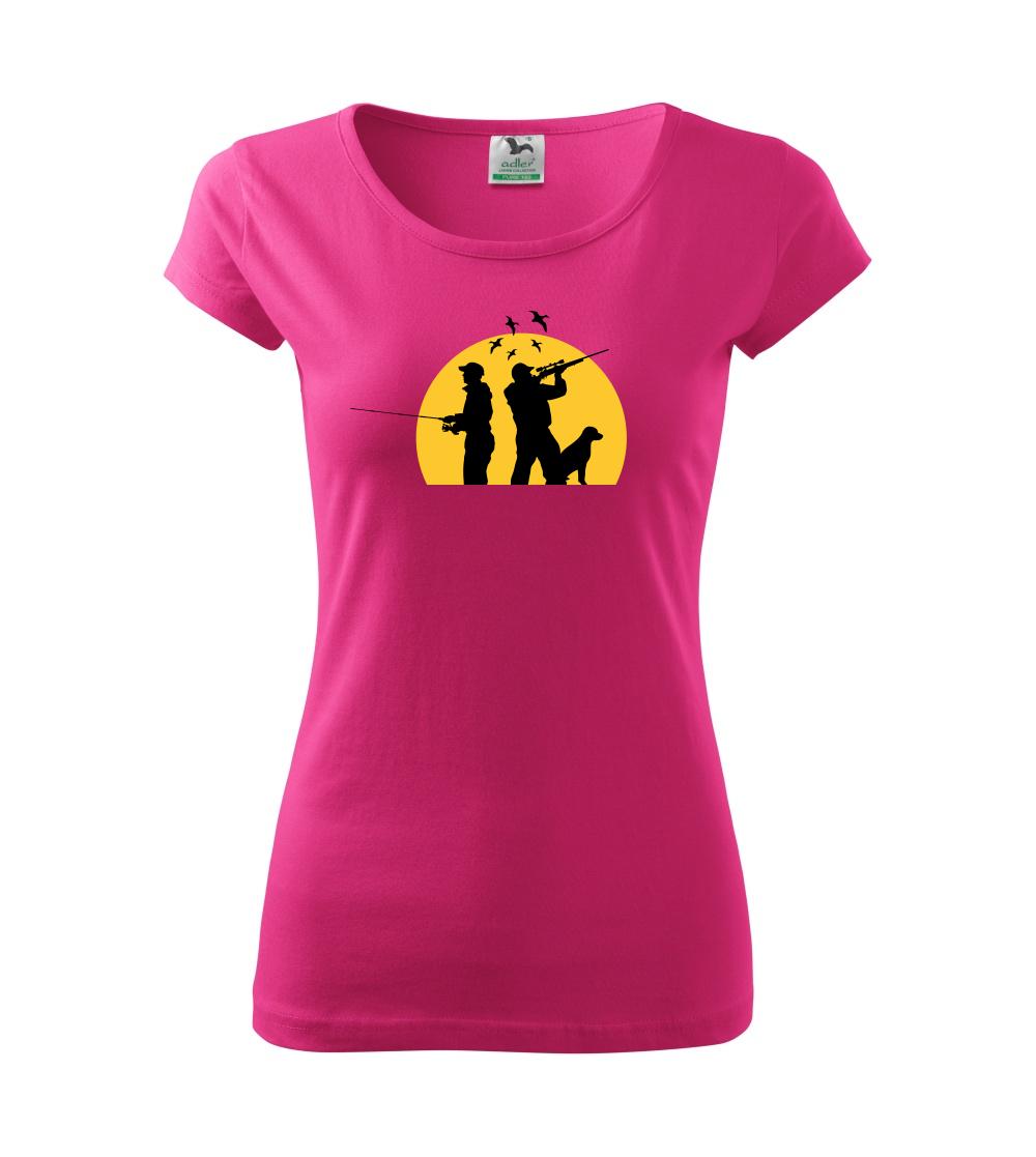 Lovec pri západe slnka