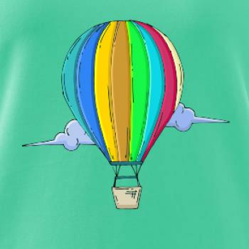 Teplovzdušný balón v oblakoch