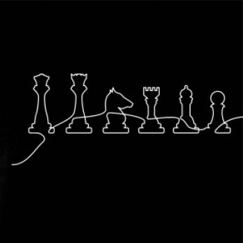 Šachové figurky v řadě - obrys