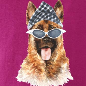 German shepherd so šatkou