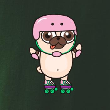 Mops a kolieskové korčule