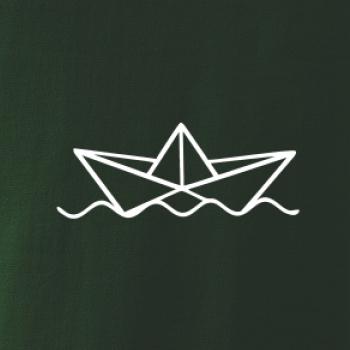 Papírová loďka na vodě