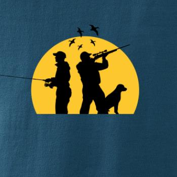 Lovec pri západe slnka