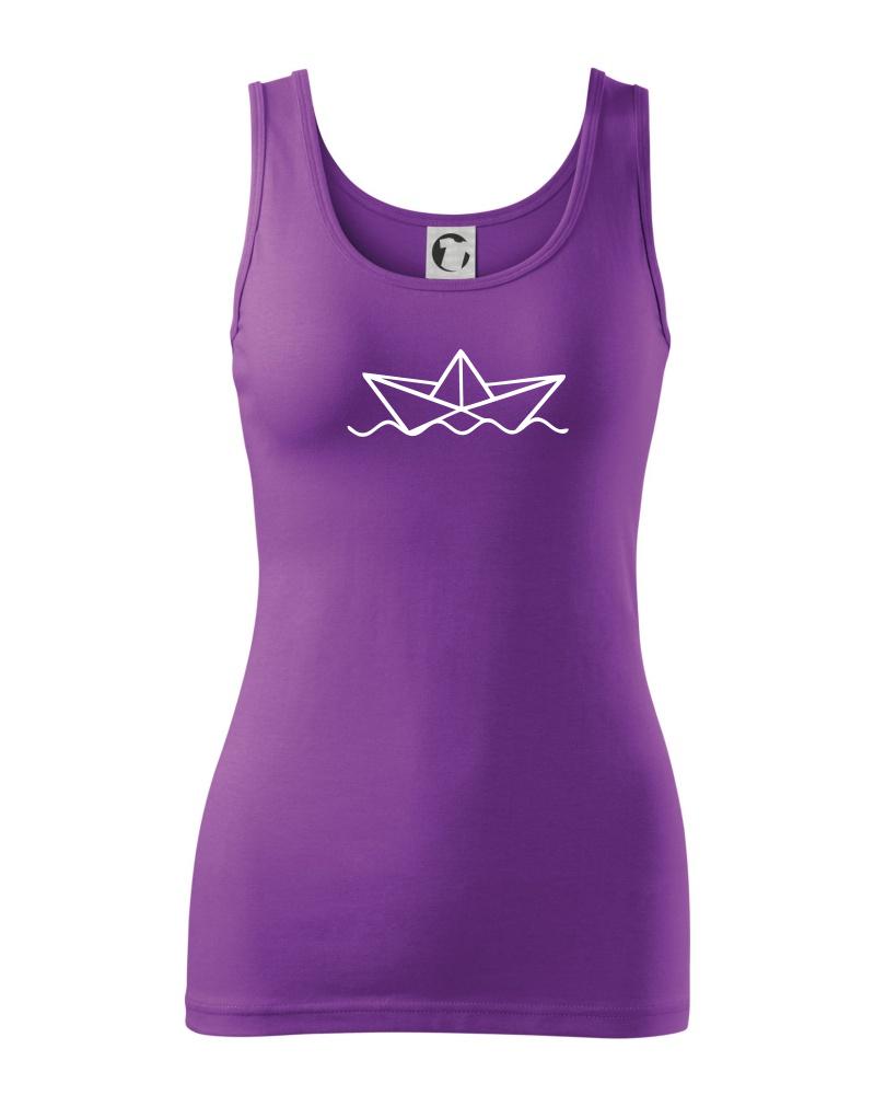 Papírová loďka na vodě