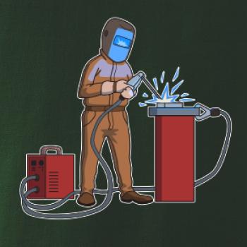 Zvárač pracuje