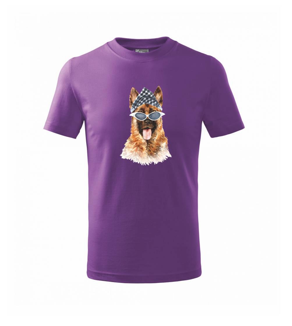 German shepherd so šatkou