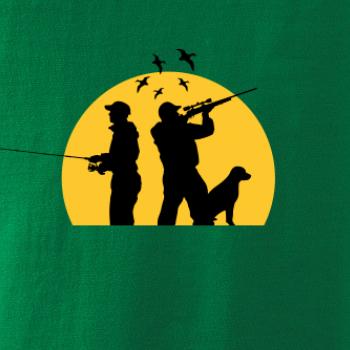 Lovec pri západe slnka