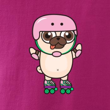 Mops a kolieskové korčule