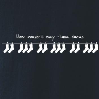 How pianists dry their socks