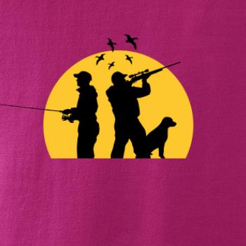 Lovec pri západe slnka