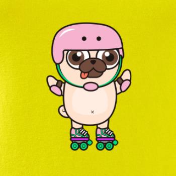 Mops a kolieskové korčule