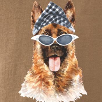 German shepherd so šatkou