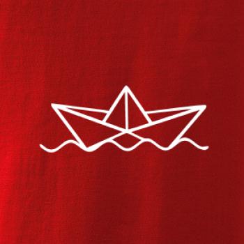 Papírová loďka na vodě