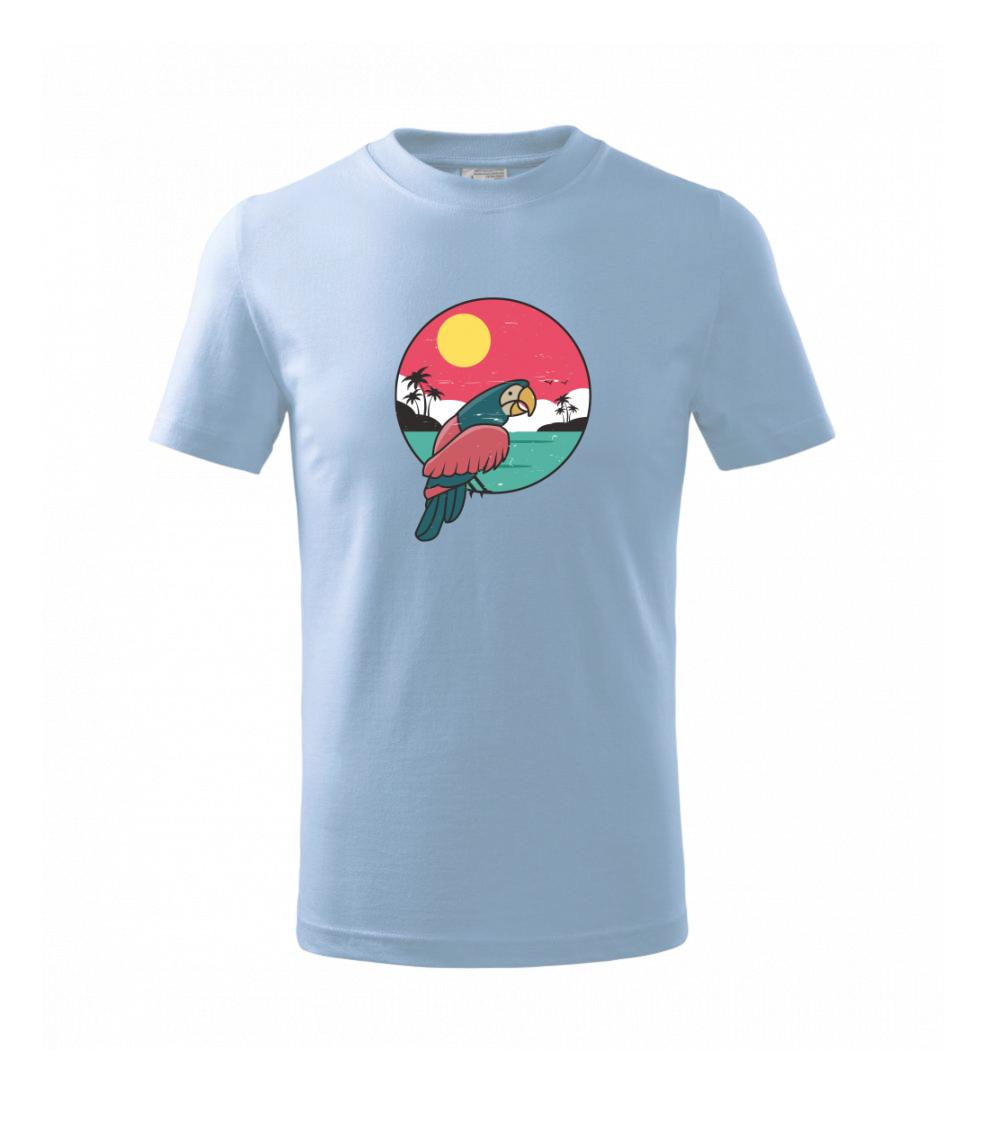 Papagáj v kruhu pri mori