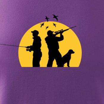 Lovec pri západe slnka