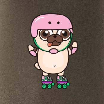 Mops a kolieskové korčule