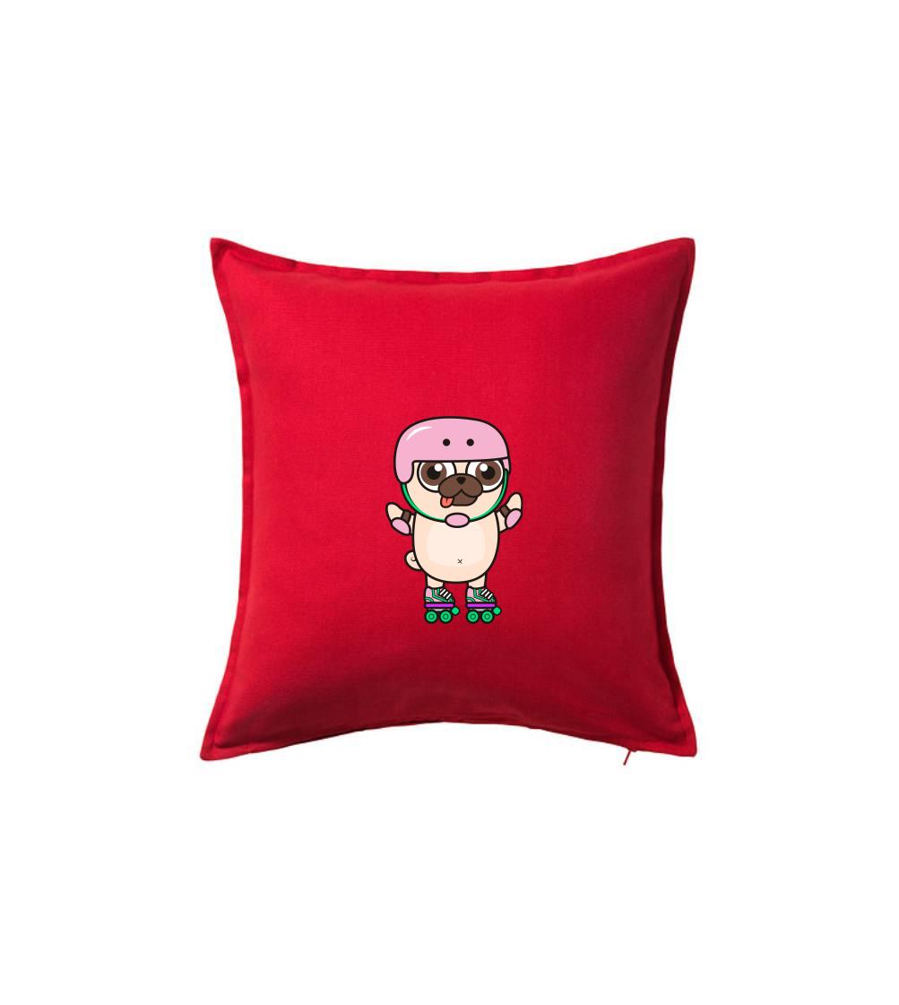 Mops a kolieskové korčule