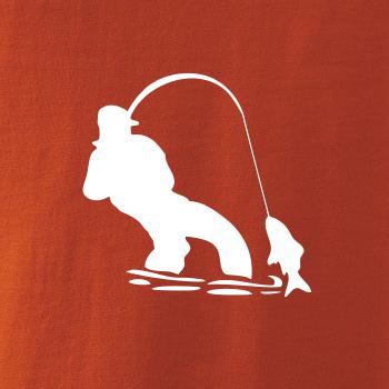 Rybár ťahajúce rybu