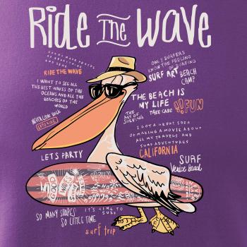 Ride the wave pelikán