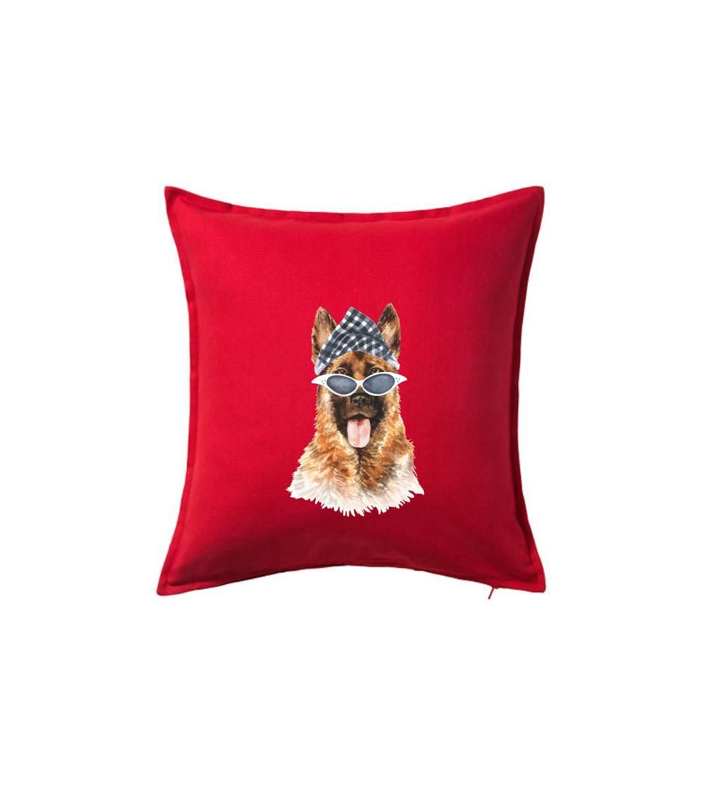 German shepherd so šatkou