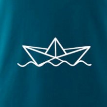 Papierová loďka na vode