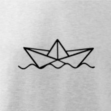 Papierová loďka na vode