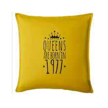 Queens are born in 1977