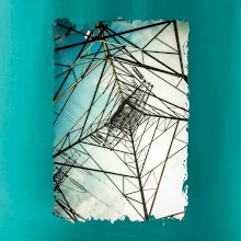 Farebné nebo - stožiare vysokého napätia