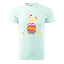 Sliepka sediaca na veľkonočnom vajci