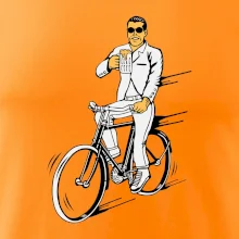 Gentleman na bicykli s pivom