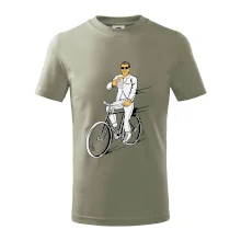 Gentleman na bicykli s pivom