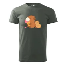 Kapybara so zmrzlinou