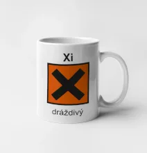 Xi Dráždivý - Výstražná tabuľka na tričku