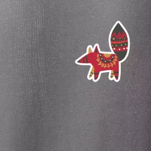 Folklór na prsníku líška