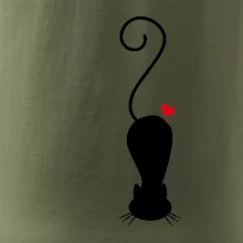 Zamilovaná mačka ležiaca