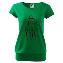 Queens are born in 1975 Queens are born in 1975